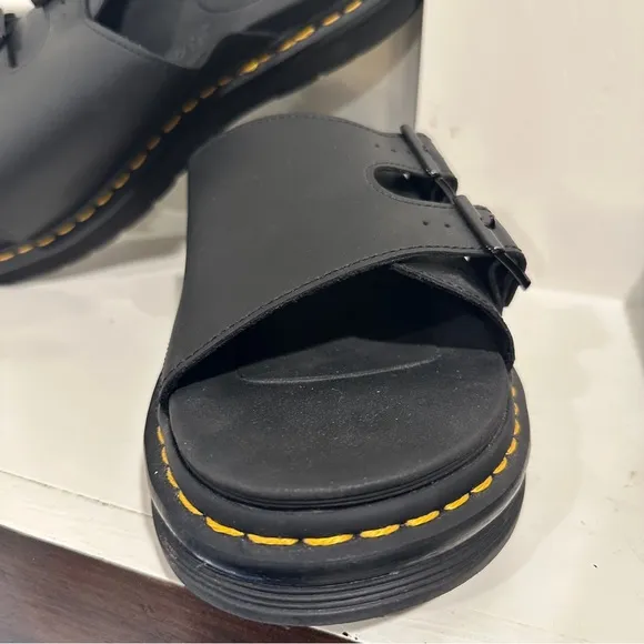 Dr. Marten | M11 W12 | Black DAX MEN'S LEATHER SLIDE SANDALS