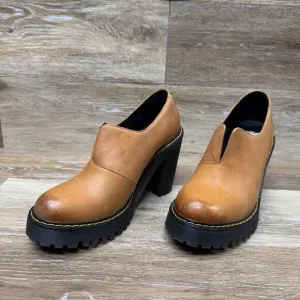Dr. Martens Cordelia Tan Leather Platform Heels. Women’s size 8