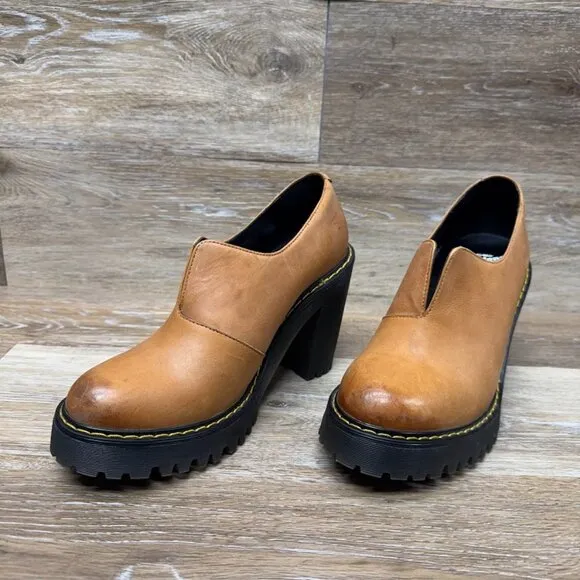 Dr. Martens Cordelia Tan Leather Platform Heels. Women’s size 8