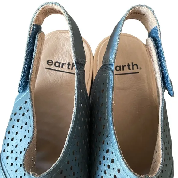 Earth Pisa Galli Dusty Lake Blue Leather Wedge Sandals - Size 7.5