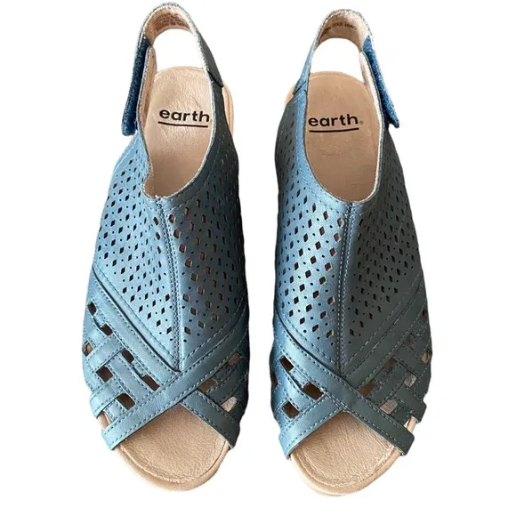 Earth Pisa Galli Dusty Lake Blue Leather Wedge Sandals - Size 7.5