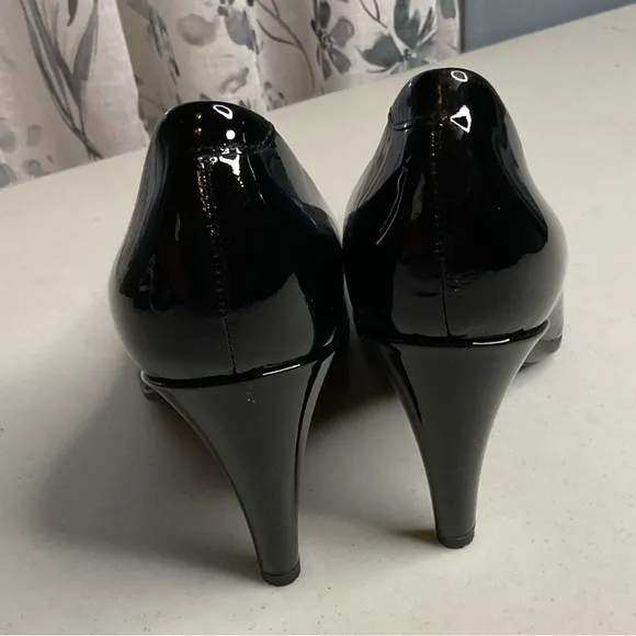 Ecco Elegant Black Women's Pumps size 40 (9) 4 inch heel