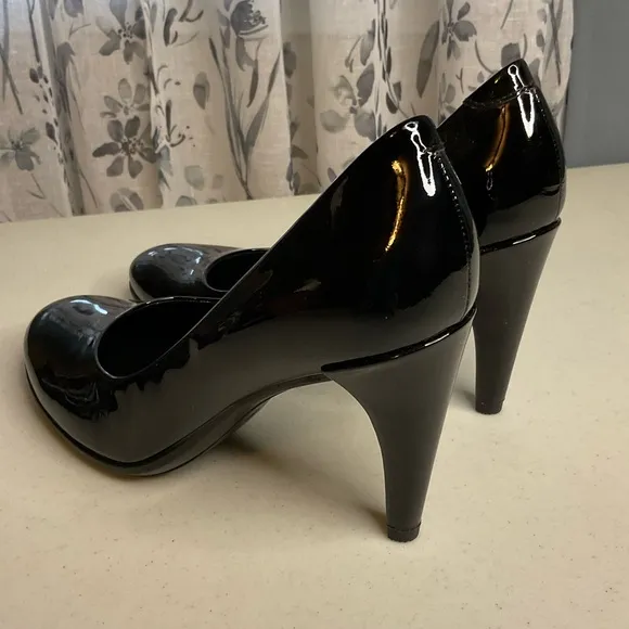 Ecco Elegant Black Women's Pumps size 40 (9) 4 inch heel