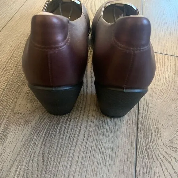 Ecco woman’s heel shoes very beautiful color