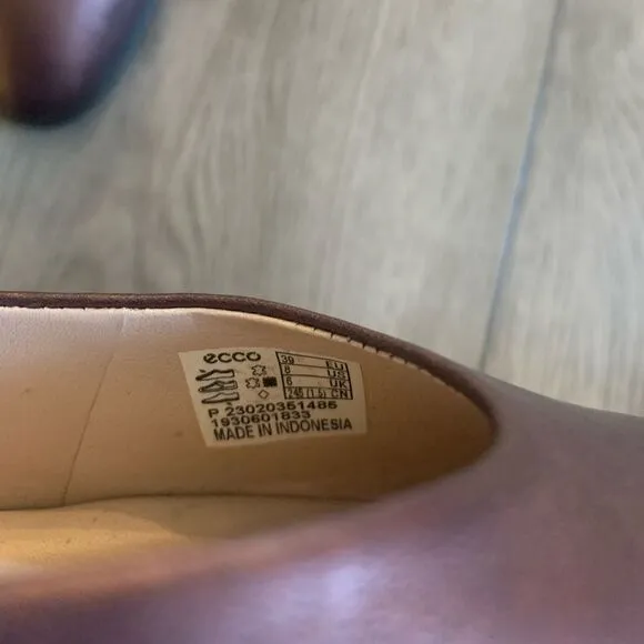 Ecco woman’s heel shoes very beautiful color