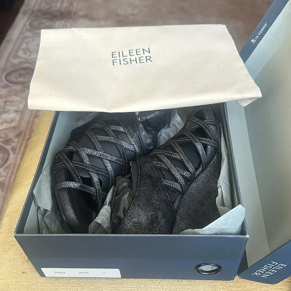 Eileen Fisher Black Metallic Leather Cage Lattice Strappy Wedge Sandals Size 7