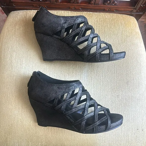 Eileen Fisher Black Metallic Leather Cage Lattice Strappy Wedge Sandals Size 7