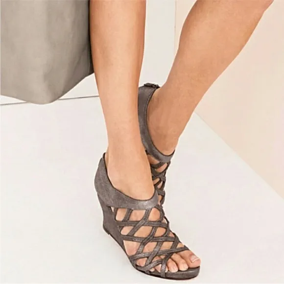 Eileen Fisher Black Metallic Leather Cage Lattice Strappy Wedge Sandals Size 7