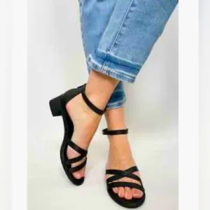 Eileen Fisher Noni Women's Sandals Black Leather Low Heel Ankle Strap Size 7.5