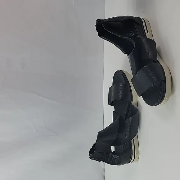 Eileen Fisher Sport Tumbled Leather Sandal