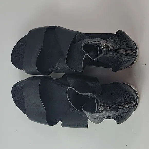 Eileen Fisher Sport Tumbled Leather Sandal