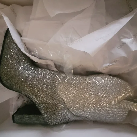 Elegant Silver Women's Boots-