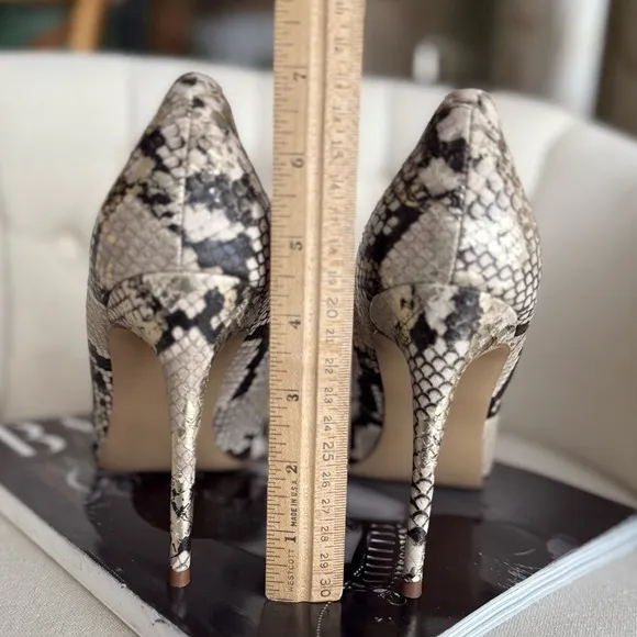Elegant Snakeskin Stiletto Heels daisie pumps