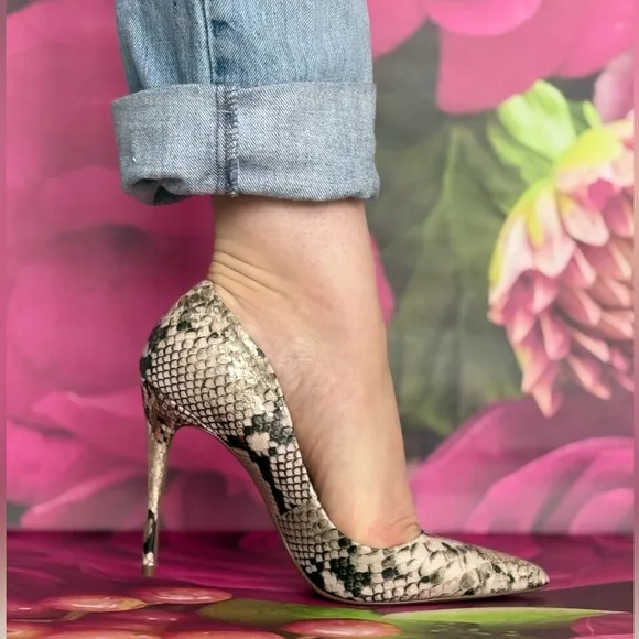 Elegant Snakeskin Stiletto Heels daisie pumps