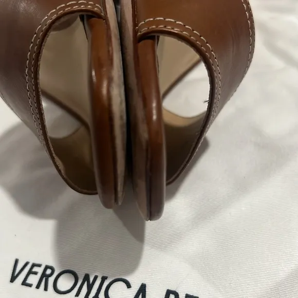 Ellen Wedge Sandal in Brown