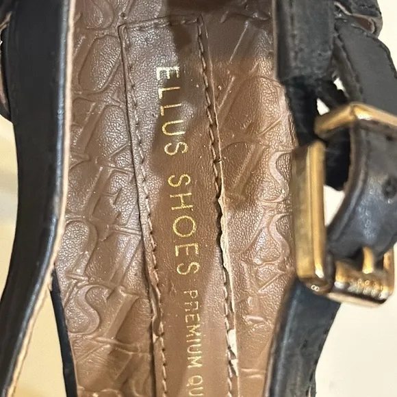 Ellus designer shoes! New over $450. Black leather snake design.