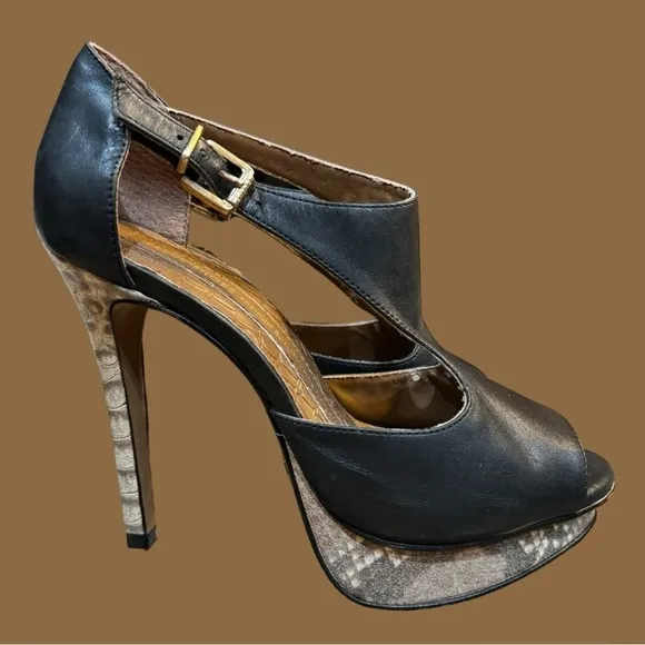 Ellus designer shoes! New over $450. Black leather snake design.