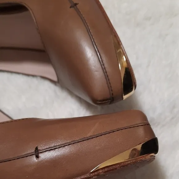 Escada Pumps