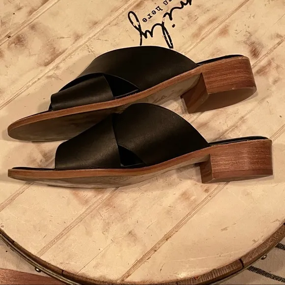 EUC Isola Ginata Sandal