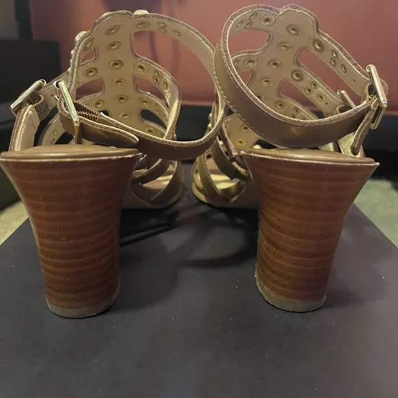 EUC LIKE NEW B Brian Atwood Blaise Cognac Leather Block Heeled Sandals
