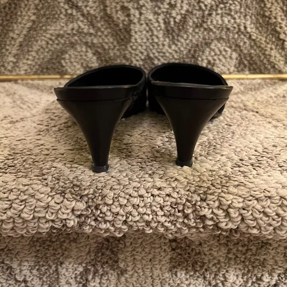 EUC St. John Pointed Toe Kitten Heel Slides Shoes Pumps Black &amp; Pewter Size 7 B