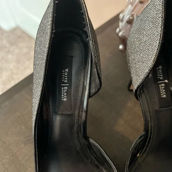 EUC WHBM Silver and black glitter pumps(size 9)