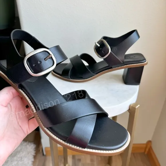Everlane Leather Buckle Heel Sandals Black size 10 Block Chunky Heel Big Buckle