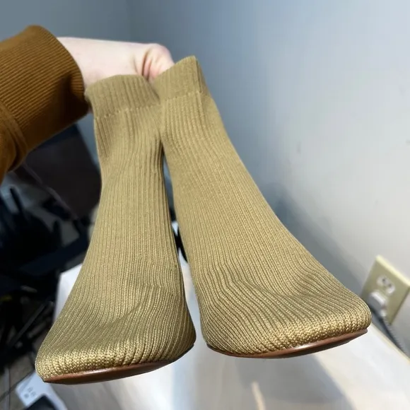 Everlane The Glove Boot ReKnit Ankle Heel Chelsea Pull on Sock Bootie Sz 8.5