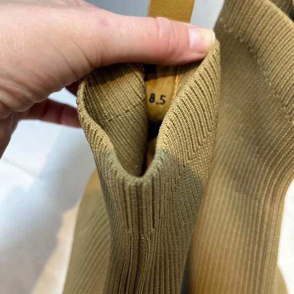 Everlane The Glove Boot ReKnit Ankle Heel Chelsea Pull on Sock Bootie Sz 8.5