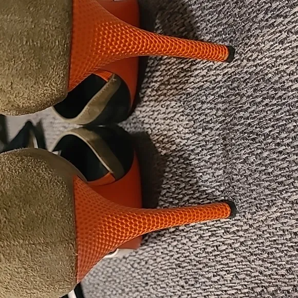 FENDI Suede pumps heels shoes size 35 1/2