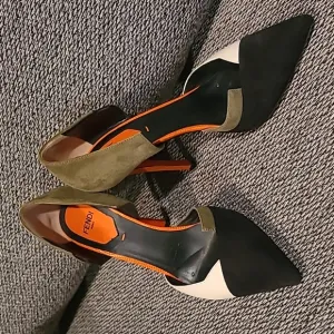 FENDI Suede pumps heels shoes size 35 1/2