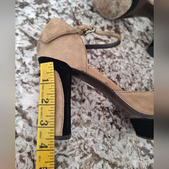 Fendi platform heel tan suede sandals size 38.5