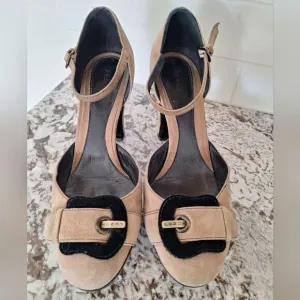 Fendi platform heel tan suede sandals size 38.5