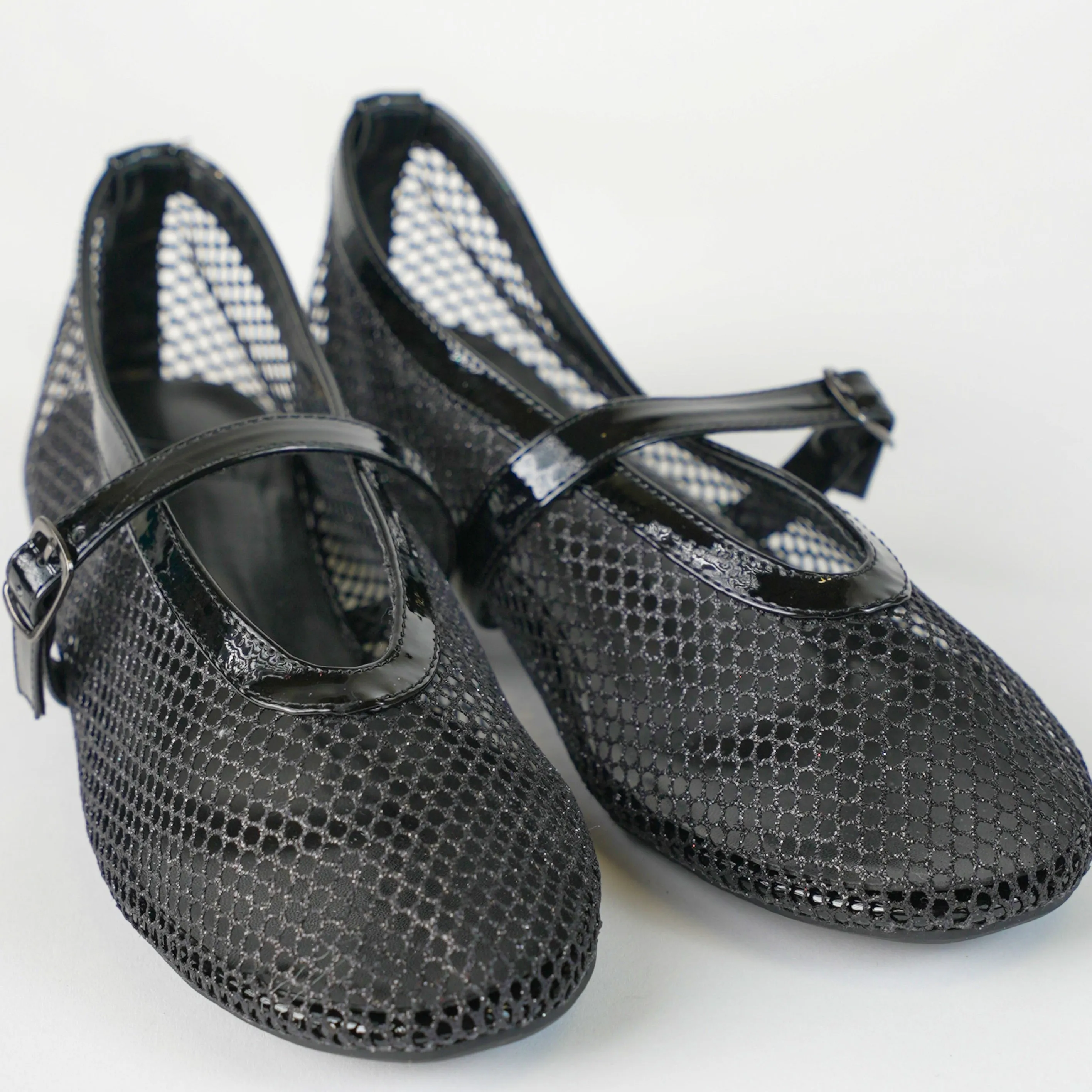 FLAT SHOE
