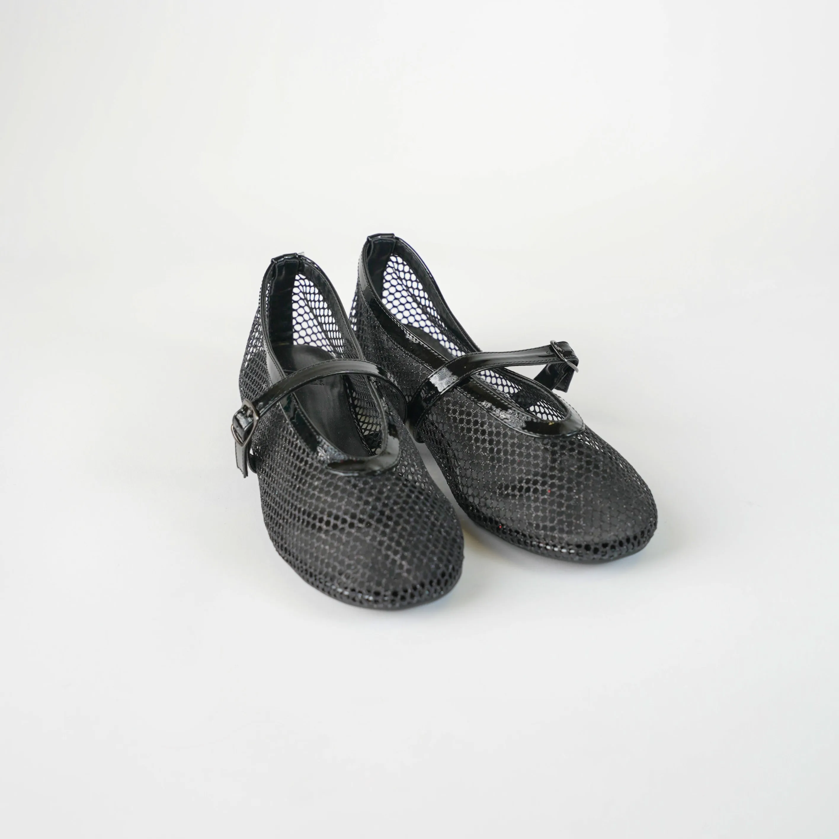 FLAT SHOE