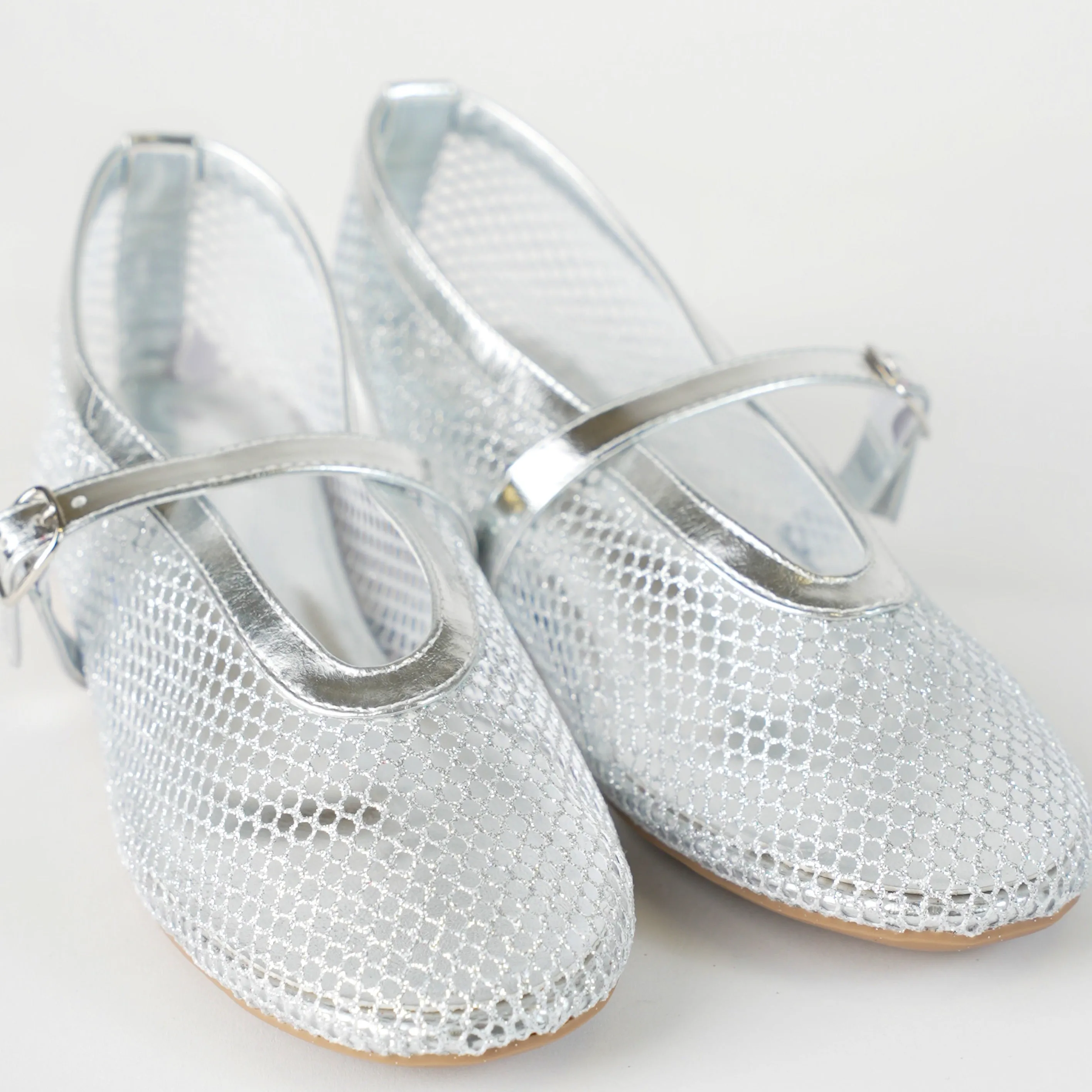 FLAT SHOE