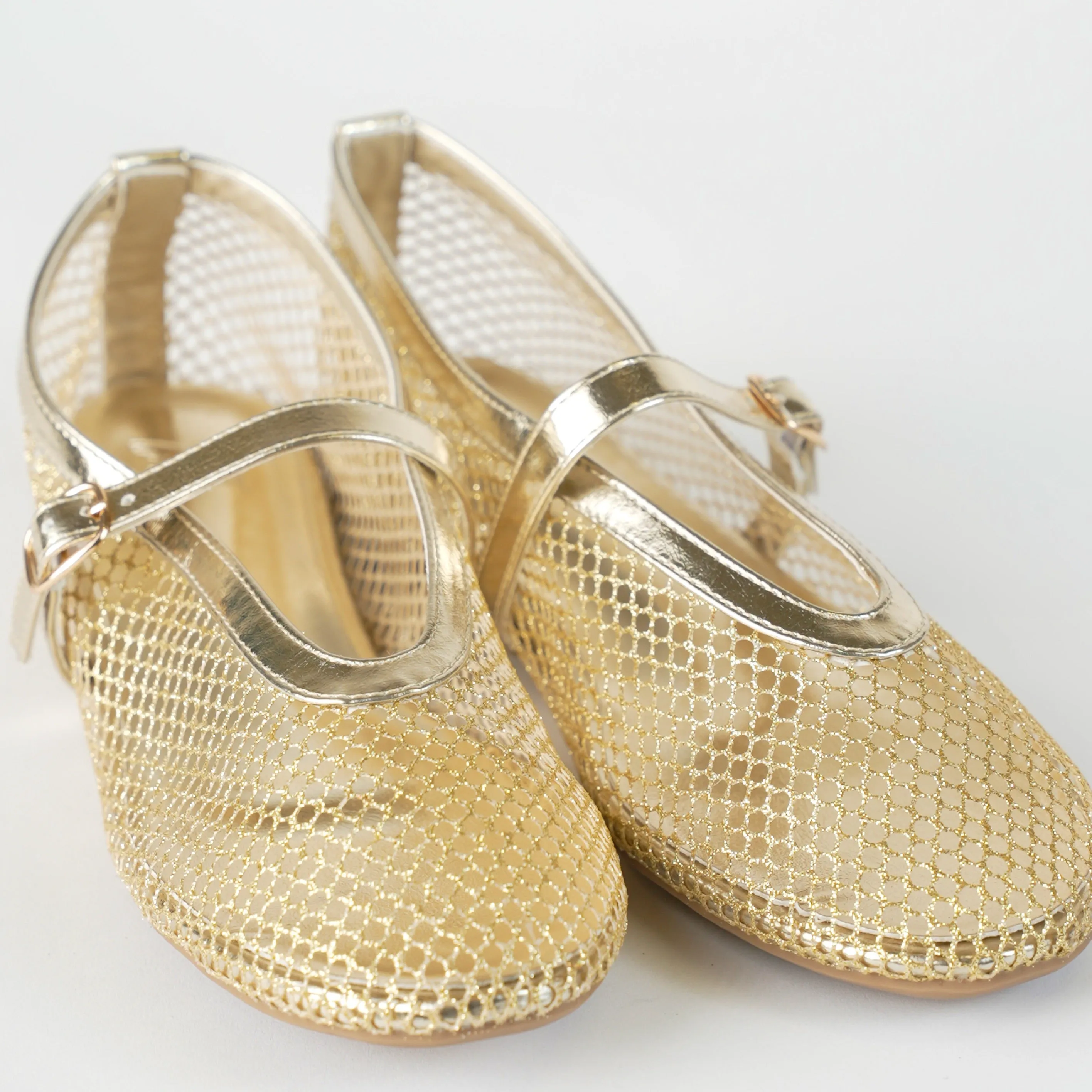 FLAT SHOE