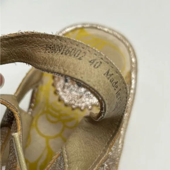 Fly London Yexa Gold Metallic Crackle Size 40