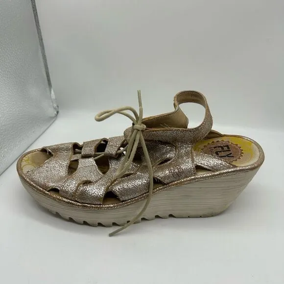 Fly London Yexa Gold Metallic Crackle Size 40