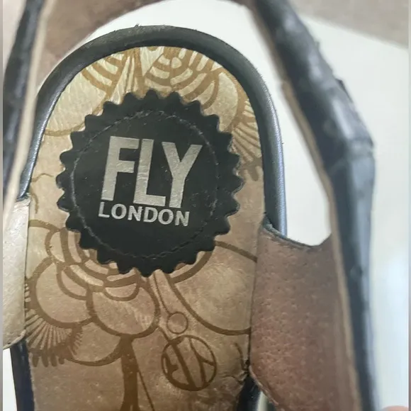 Fly London YLFA Lace Up Wedge Size 6.5