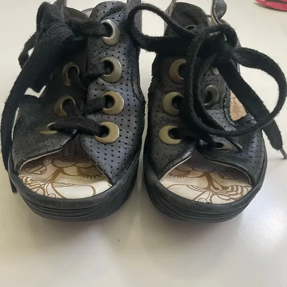 Fly London YLFA Lace Up Wedge Size 6.5