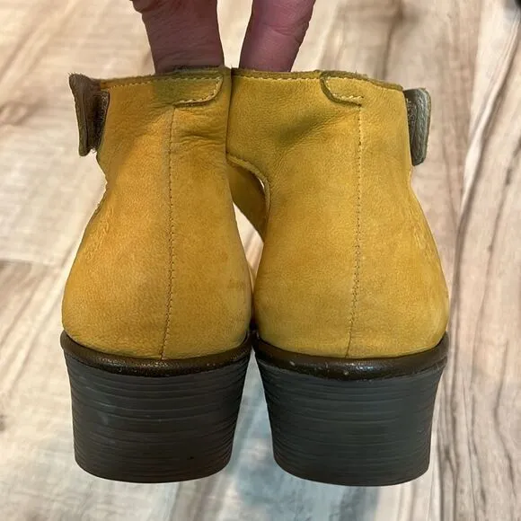 Fly London Mary Jane yellow platform shoes size 41 / US 10/10.5