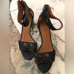 Franco Sarto Fidela block heel sandals size 8