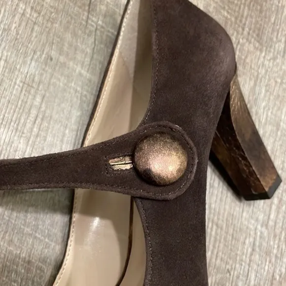 Franco Sarto Ulrich Chocolate brown suede and bronze maryjane heels size 9