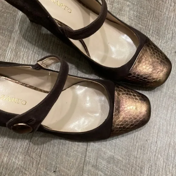 Franco Sarto Ulrich Chocolate brown suede and bronze maryjane heels size 9