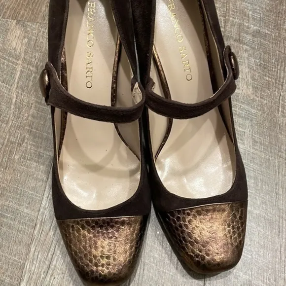 Franco Sarto Ulrich Chocolate brown suede and bronze maryjane heels size 9