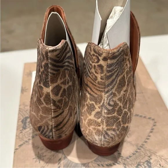 Free People Animal Charm Double V Booties Size 8.5