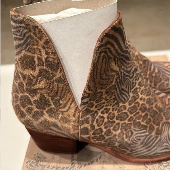Free People Animal Charm Double V Booties Size 8.5