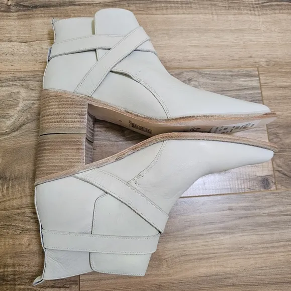 Free People Back Loop Ankle Boot, size US 10