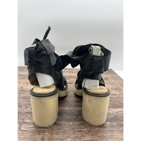 Free People Blake Platform Heel Size 38 / 8 Black Suede Shoes